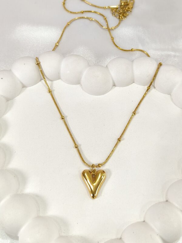 Gold puff heart pendant necklace for women