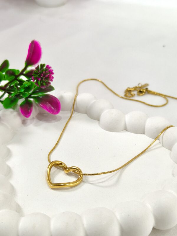 Gold open heart pendant necklace for women