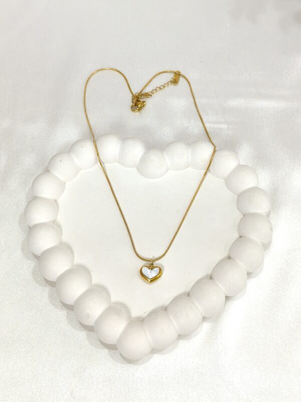 Gold heart pendant necklace for women